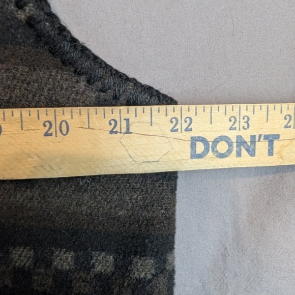 Tribal vest size large Acrylic/polyester/wool blend - Picture 9 of 10